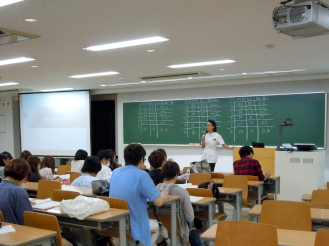 写真　昭和大学の先生による講義２